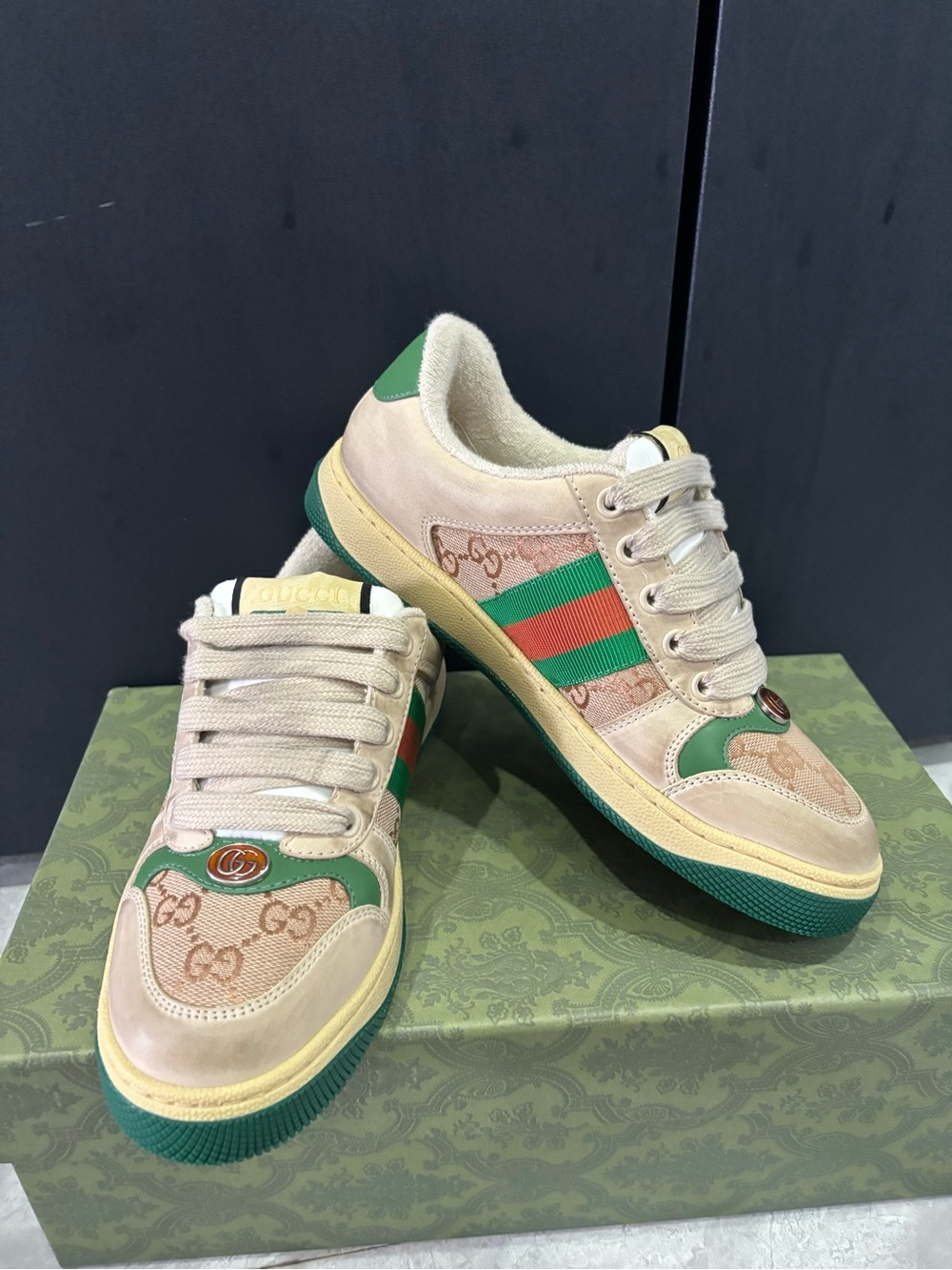 Gucci Women's Beige Sneakers with Green and Red Stripe